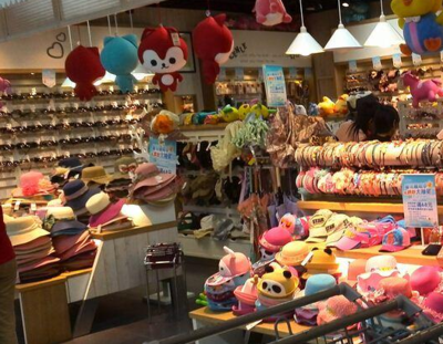 服裝銷售 日用百貨中的黃金賽道，多元?jiǎng)?chuàng)業(yè)機(jī)會探析